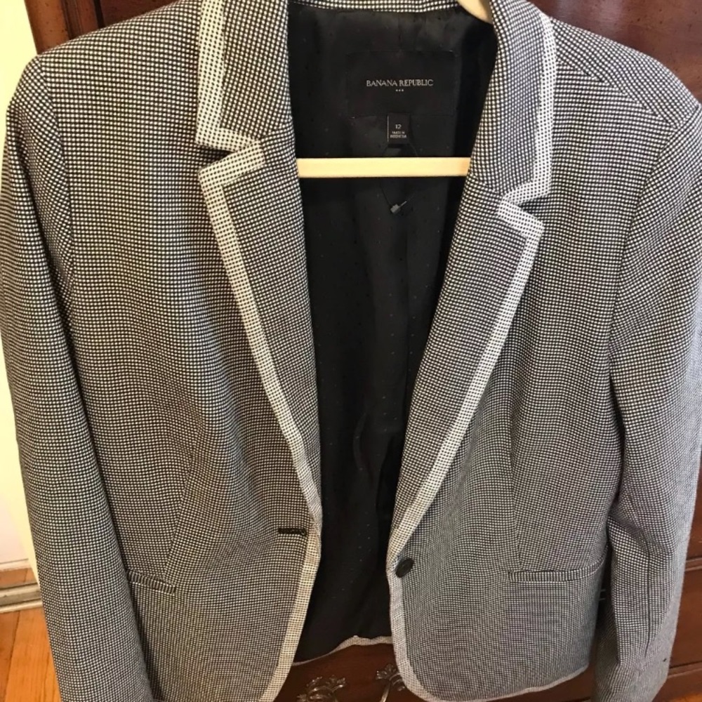 Gingham black and white blazer!